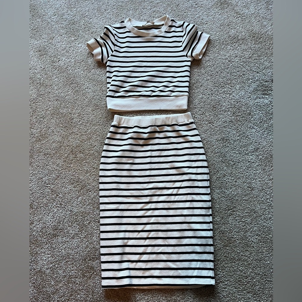 2 piece crop top skirt set - S